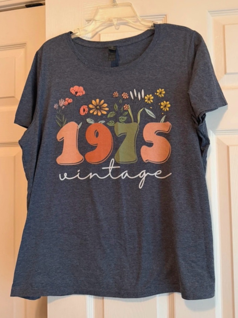 1975 Vintage Floral Graphic Tee - Blue